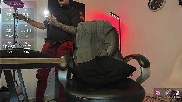 Nicolas Fellener online show from November 7, 2025, 4:56 am