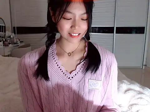 Snapshot of -Lucky_Girl chatting on January 4, 2025, 9:43 am -Lucky Girl online show from January 4, 2025, 9:43 am