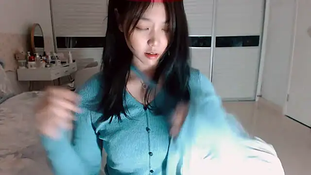 -Lucky Girl online show from November 9, 2025, 10:46 am