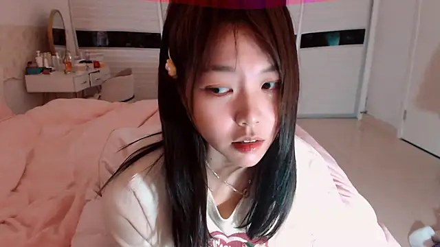 Snapshot of -Lucky_Girl chatting on March 2, 2026, 5:19 am -Lucky Girl online show from March 2, 2026, 5:19 am