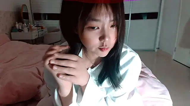 Snapshot of -Lucky_Girl chatting on March 2, 2026, 12:23 pm -Lucky Girl online show from March 2, 2026, 12:23 pm