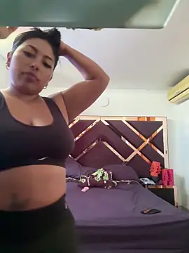 emmyjhonson07 online show from November 9, 2025, 2:48 pm