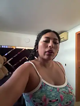 emmyjhonson07 online show from November 15, 2025, 12:34 pm