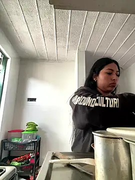 emmyjhonson07 online show from January 16, 2026, 4:22 pm