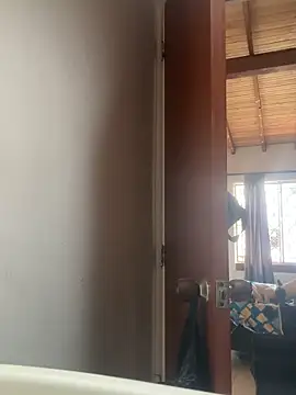 emmyjhonson07 online show from April 1, 2026, 1:23 pm