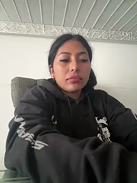 emmyjhonson07 online show from April 20, 2026, 11:46 am