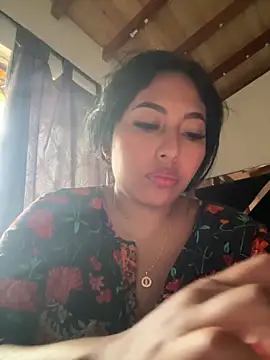Snapshot of emmyjhonson07 chatting on May 3, 2026, 12:33 pm emmyjhonson07 online show from May 3, 2026, 12:33 pm