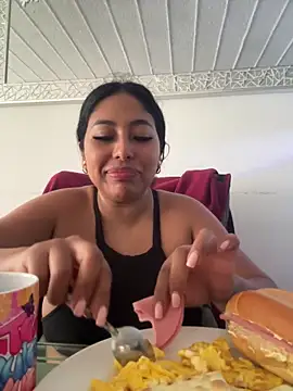 Snapshot of emmyjhonson07 chatting on May 21, 2026, 1:07 pm emmyjhonson07 online show from May 21, 2026, 1:07 pm