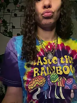 Snapshot of _Neeka_ chatting on February 8, 2026, 4:05 am Neeka online show from February 8, 2026, 4:05 am