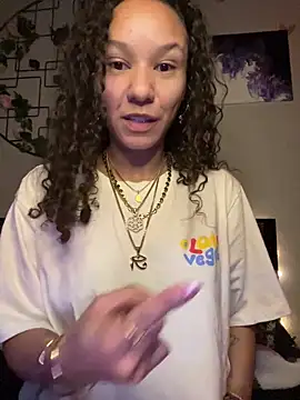 Snapshot of _Neeka_ chatting on February 14, 2026, 10:45 am Neeka online show from February 14, 2026, 10:45 am