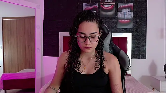 Snapshot of kathy1_sc chatting on September 17, 2025, 8:32 pm kathy1 sc online show from September 17, 2025, 8:32 pm