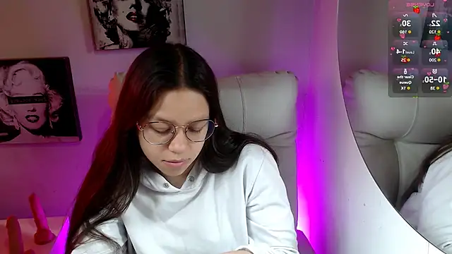 SamanthaRoldaan online show from November 19, 2025, 1:55 pm