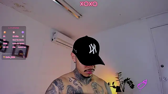 Snapshot of JordanSmiith_ chatting on February 5, 2025, 11:17 pm JordanSmiith online show from February 5, 2025, 11:17 pm