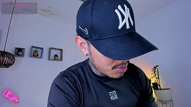 Snapshot of JordanSmiith_ chatting on February 15, 2025, 8:11 pm JordanSmiith online show from February 15, 2025, 8:11 pm