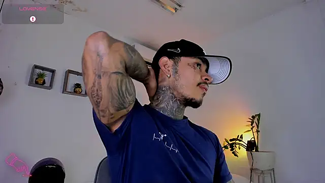 Snapshot of JordanSmiith_ chatting on February 18, 2025, 8:14 pm JordanSmiith online show from February 18, 2025, 8:14 pm