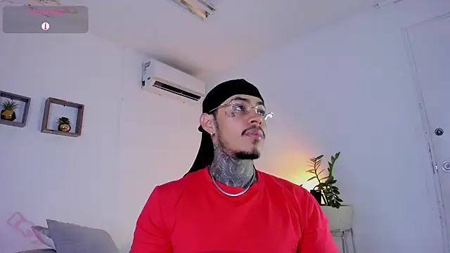 Snapshot of JordanSmiith_ chatting on February 19, 2025, 8:41 pm JordanSmiith online show from February 19, 2025, 8:41 pm