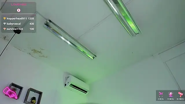 Snapshot of JordanSmiith_ chatting on February 22, 2025, 2:39 am JordanSmiith online show from February 22, 2025, 2:39 am