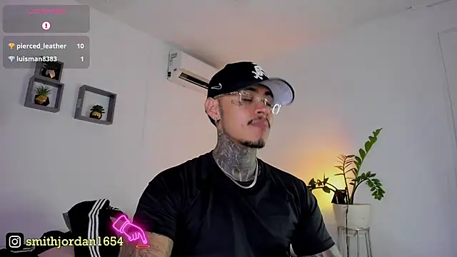 Snapshot of JordanSmiith_ chatting on March 6, 2025, 12:32 am JordanSmiith online show from March 6, 2025, 12:32 am