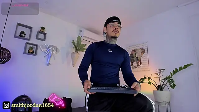 Snapshot of JordanSmiith_ chatting on March 17, 2025, 8:51 pm JordanSmiith online show from March 17, 2025, 8:51 pm