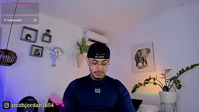 Snapshot of JordanSmiith_ chatting on March 17, 2025, 11:54 pm JordanSmiith online show from March 17, 2025, 11:54 pm