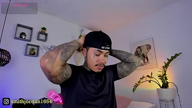 Snapshot of JordanSmiith_ chatting on March 20, 2025, 8:40 pm JordanSmiith online show from March 20, 2025, 8:40 pm