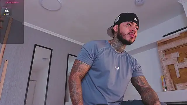 Snapshot of JordanSmiith_ chatting on September 21, 2025, 2:51 pm JordanSmiith online show from September 21, 2025, 2:51 pm