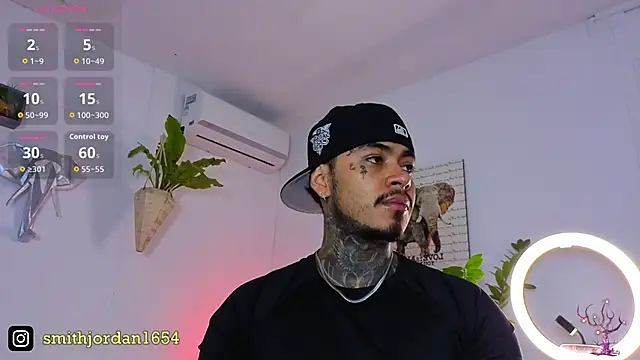 Snapshot of JordanSmiith_ chatting on October 8, 2025, 7:55 pm JordanSmiith online show from October 8, 2025, 7:55 pm