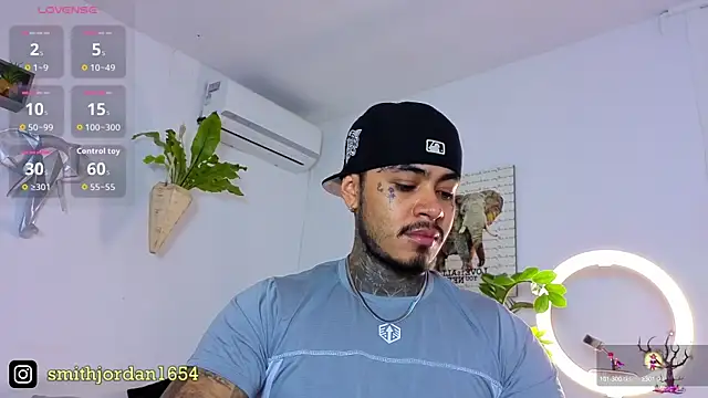 Snapshot of JordanSmiith_ chatting on October 10, 2025, 9:14 pm JordanSmiith online show from October 10, 2025, 9:14 pm