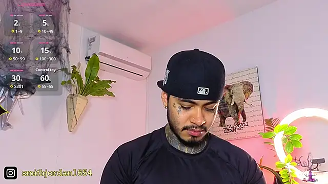 Snapshot of JordanSmiith_ chatting on October 27, 2025, 8:02 pm JordanSmiith online show from October 27, 2025, 8:02 pm