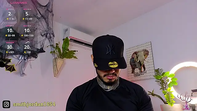Snapshot of JordanSmiith_ chatting on October 30, 2025, 9:37 pm JordanSmiith online show from October 30, 2025, 9:37 pm