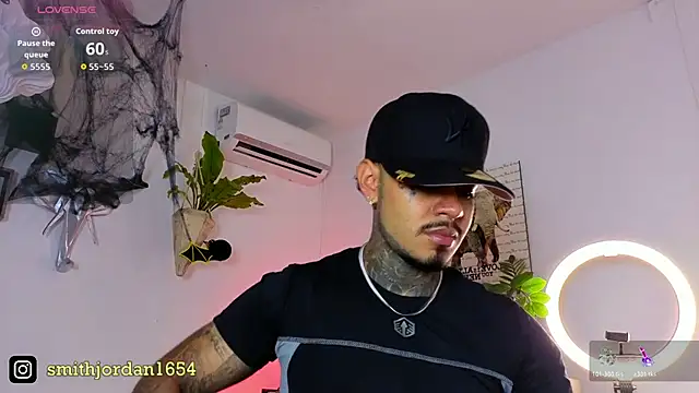 Snapshot of JordanSmiith_ chatting on November 3, 2025, 8:43 pm JordanSmiith online show from November 3, 2025, 8:43 pm