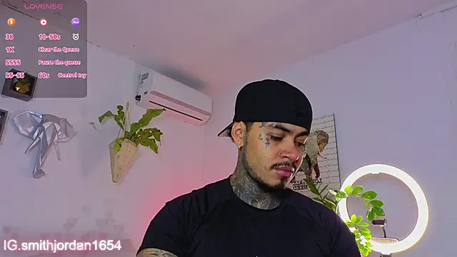 Snapshot of JordanSmiith_ chatting on November 14, 2025, 9:13 pm JordanSmiith online show from November 14, 2025, 9:13 pm