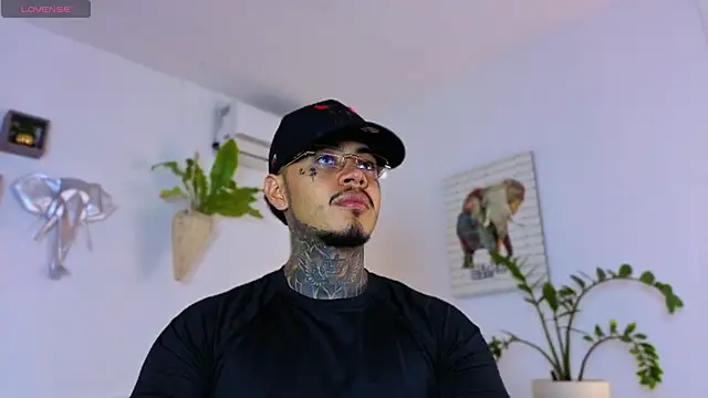 Snapshot of JordanSmiith_ chatting on December 16, 2025, 8:36 pm JordanSmiith online show from December 16, 2025, 8:36 pm