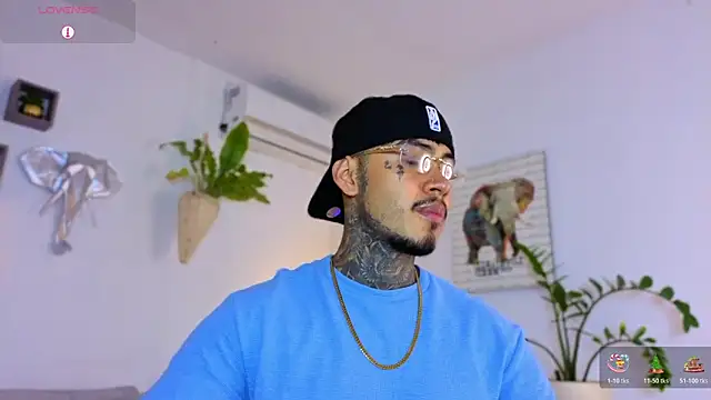 Snapshot of JordanSmiith_ chatting on December 19, 2025, 9:22 pm JordanSmiith online show from December 19, 2025, 9:22 pm