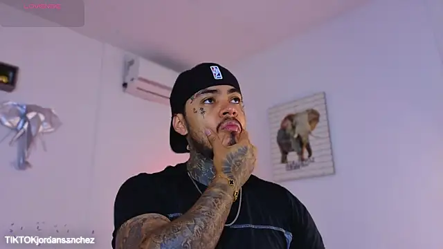 Snapshot of JordanSmiith_ chatting on January 5, 2026, 8:12 pm JordanSmiith online show from January 5, 2026, 8:12 pm