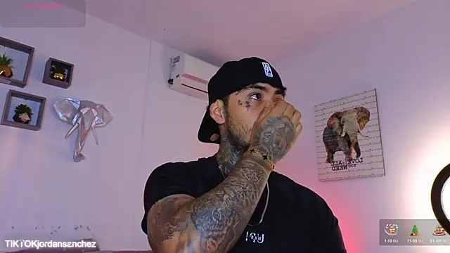 Snapshot of JordanSmiith_ chatting on January 7, 2026, 7:49 pm JordanSmiith online show from January 7, 2026, 7:49 pm