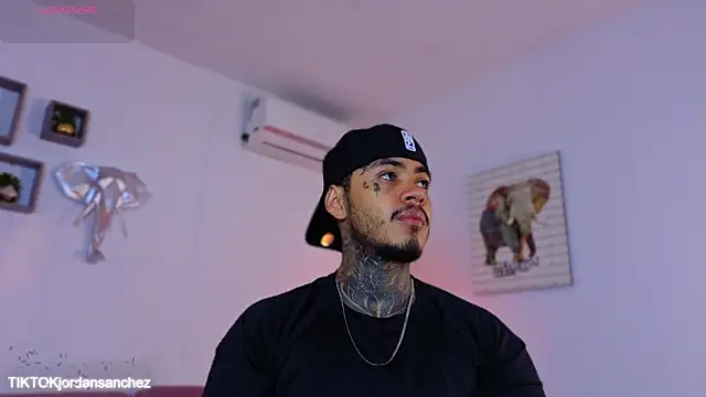 Snapshot of JordanSmiith_ chatting on January 9, 2026, 8:43 pm JordanSmiith online show from January 9, 2026, 8:43 pm