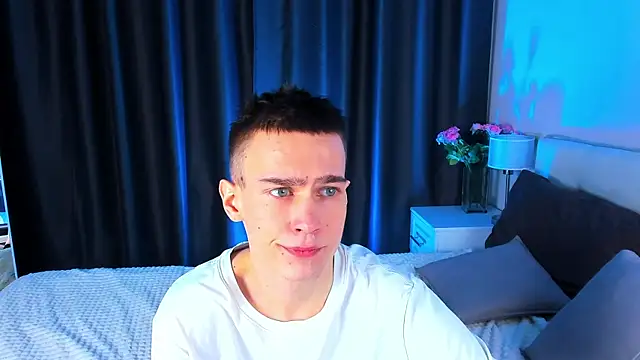 Snapshot of Kevin_Kesi chatting on February 4, 2025, 3:36 pm Kevin Kesi online show from February 4, 2025, 3:36 pm