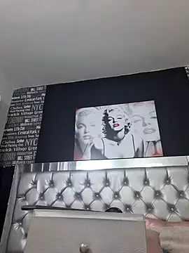 Snapshot of _nicolehotshemale chatting on January 19, 2025, 1:32 am  nicolehotshemale online show from January 19, 2025, 1:32 am