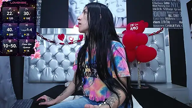 Snapshot of _nicolehotshemale chatting on February 18, 2025, 10:03 pm  nicolehotshemale online show from February 18, 2025, 10:03 pm