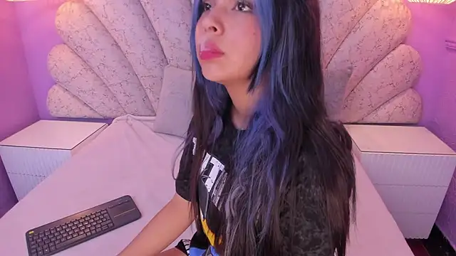 chloe watson  online show from December 26, 2024, 11:13 pm