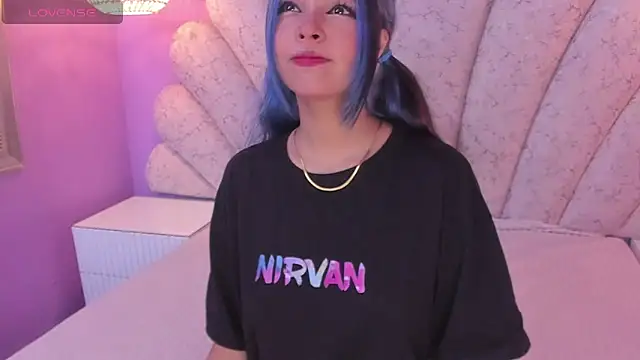 chloe watson  online show from February 11, 2025, 8:10 pm