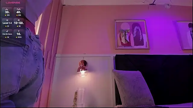 chloe watson  online show from February 26, 2026, 8:08 pm