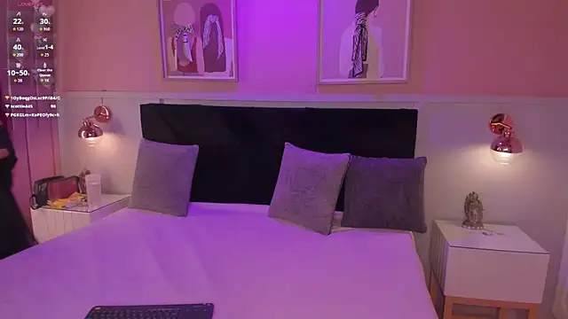 chloe watson  online show from March 25, 2026, 8:04 pm