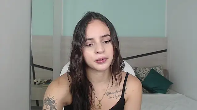 Snapshot of heidy_hoiss chatting on December 21, 2024, 8:32 pm heidy hoiss online show from December 21, 2024, 8:32 pm