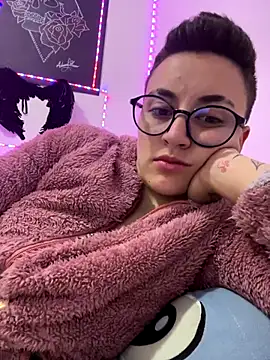 linda 33 online show from December 3, 2024, 8:39 pm