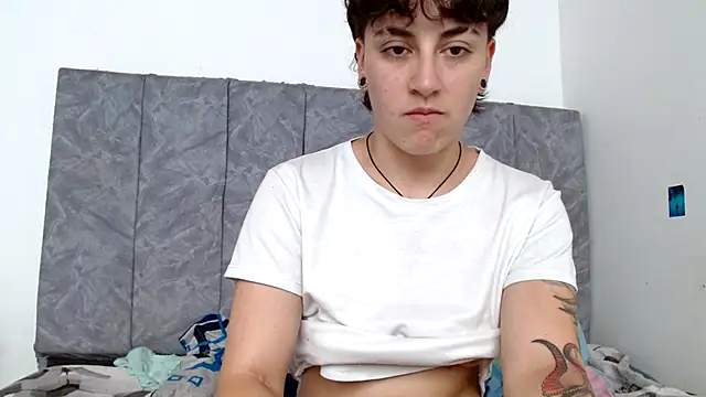 linda 33 online show from October 30, 2025, 8:20 pm