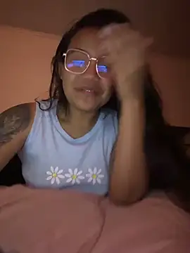 leila 22 online show from November 15, 2025, 9:06 am