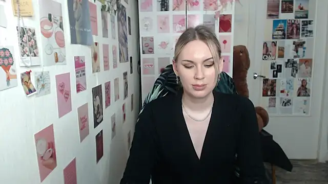 CapriScorpion online show from February 25, 2025, 5:25 pm