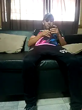 Snapshot of robertguada chatting on April 13, 2026, 6:13 pm robertguada online show from April 13, 2026, 6:13 pm